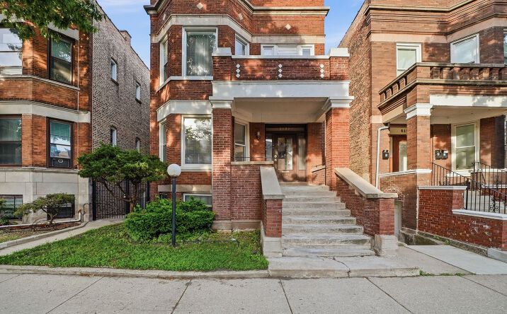 Pictures of Multifamily property located at 6127 S Champlain Avenue, Chicago, IL 60637 for sales - image #1