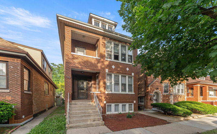 Pictures of Multifamily property located at 6811 S Washtenaw Avenue, Chicago, IL 60629 for sales - image #1