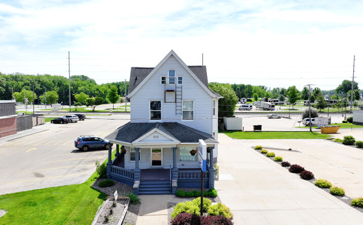Pictures of Mixed Use property located at 819 N 2nd Street, Clinton, IA 52732 for sales - image #1