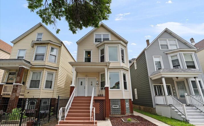 2735 N Ridgeway Avenue, Chicago