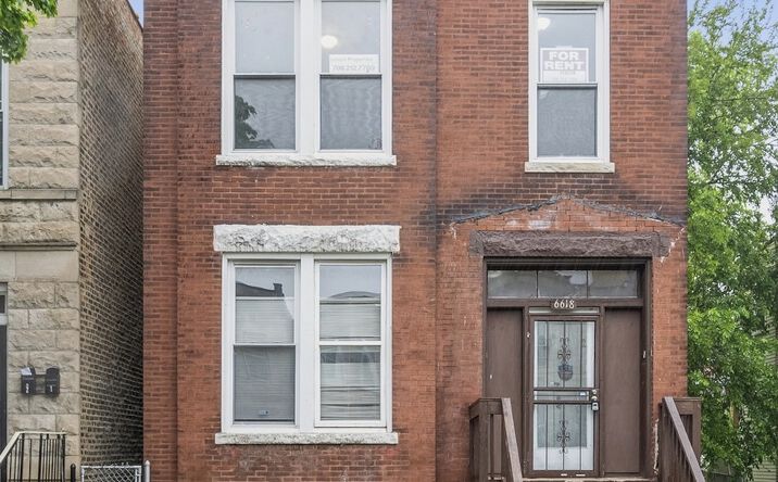 Pictures of Multifamily property located at 6618 S MARQUETTE Road, Chicago, IL 60637 for sales - image #1