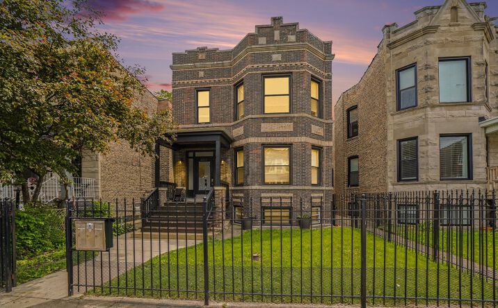 Pictures of Multifamily property located at 3237 W Cortez Street, Chicago, IL 60651 for sales - image #1