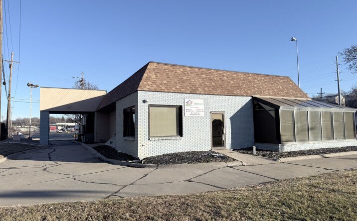 Pictures of Retail property located at 2214 Lindyview Road, Bellevue, NE 68005 for sales - image #1