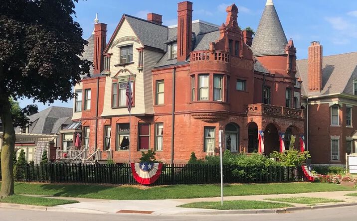Pictures of Hospitality, Special Purpose property located at 3209 W Wells St, Milwaukee, WI 53208 for sales - image #1