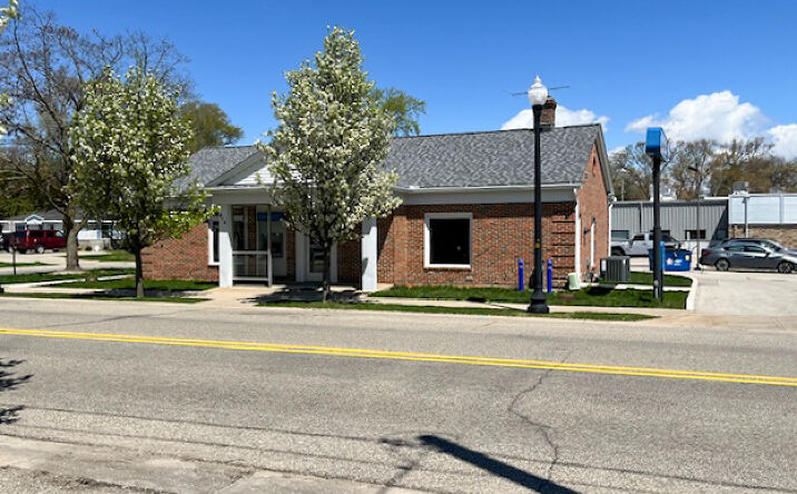 Pictures of Retail property located at 414 Center Street, North Muskegon, MI 49445 for sales - image #1