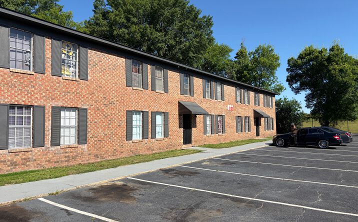 Pictures of Multifamily property located at 3815 BAKER PLAZA DR, COLUMBUS, GA 31903-2138 for sales - image #1