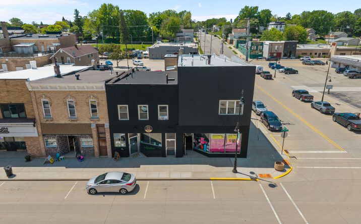 Pictures of Retail, Multifamily, Mixed Use property located at 107 E SECOND ST, KAUKAUNA, WI 54130-2401 for sales - image #1