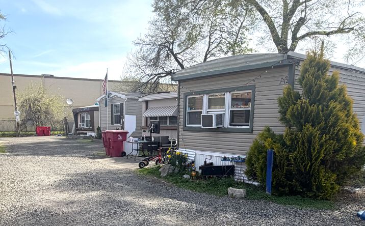 Pictures of Mobile Home Park property located at 437 WICKER AVE, BENSALEM, PA 19020-7209 for sales - image #1