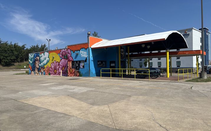 Pictures of Retail property located at 617 Old Hickory Blvd, Nashville, TN 37209 for sales - image #1