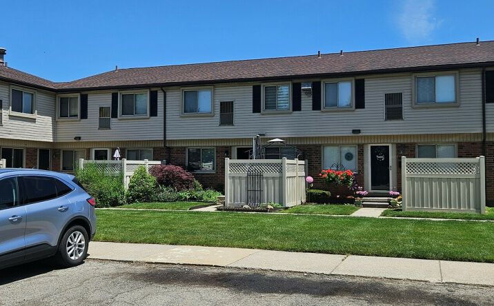 Pictures of Multifamily property located at 24949 Mayfair Street, Flat Rock, MI 48134 for sales - image #1