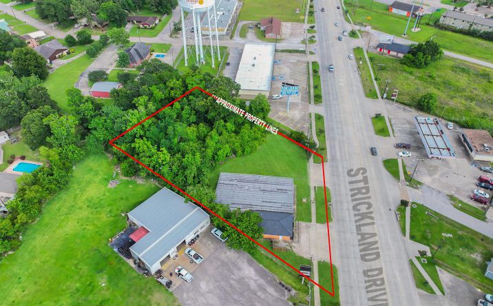 Pictures of Retail property located at 1512 Strickland Drive, Orange, TX 77630 for sales - image #1