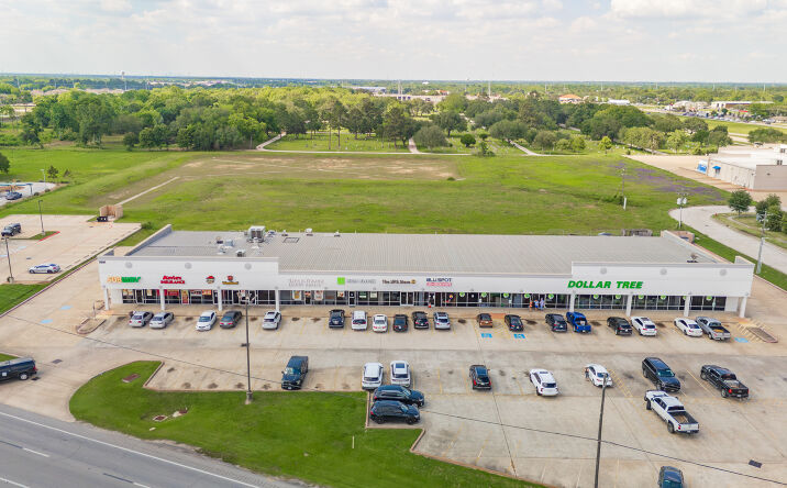 Pictures of Retail property located at 1591 E HWY 6, ALVIN, TX 77511-6045 for sales - image #1
