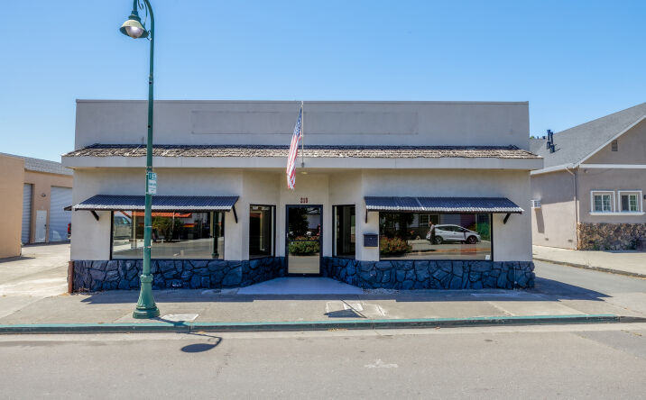 Pictures of Retail, Mixed Use property located at 219 South Cloverdale Boulevard, Cloverdale, CA 95425 for sales - image #1