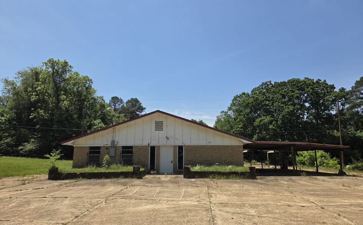 Pictures of Office, Industrial, Mixed Use property located at 1055 Collins Road, Atlanta, TX 75551 for sales - image #1