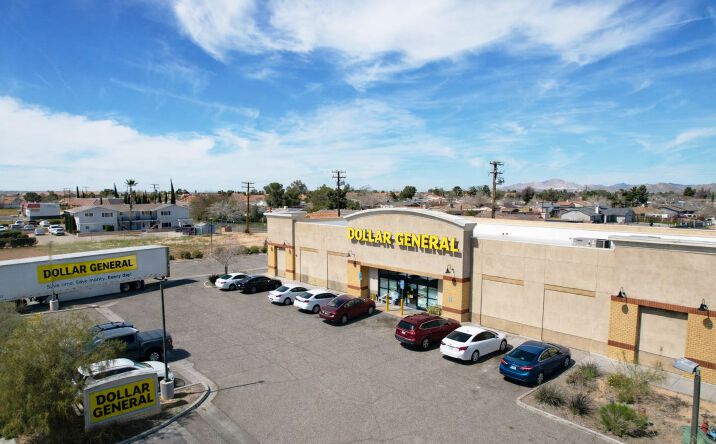 Pictures of Retail property located at 20834 Bear Valley Rd, Apple Valley, CA 92308 for sales - image #1