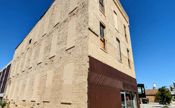 Pictures of Retail property located at 208 S 4th Street, Lafayette, IN 47901 for sales - image #1