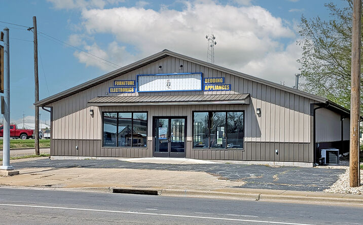 Pictures of Retail, Office property located at 103 North Carbon Street, Marion, IL 62959 for sales - image #1