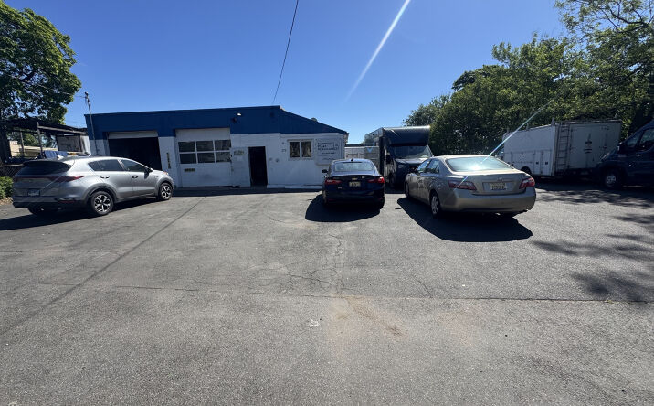 Pictures of Retail property located at 275 Front Avenue, West Haven, CT 06516-2015 for sales - image #1