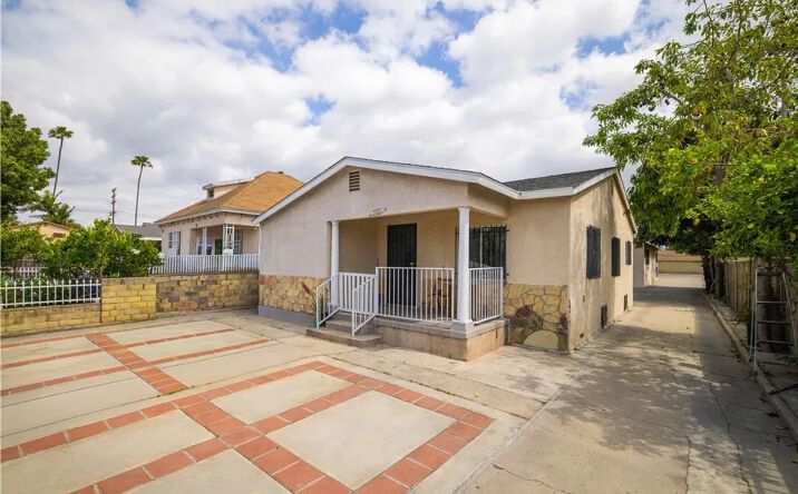 Pictures of Multifamily property located at 506 E 62nd Street, Los Angeles, CA 90003 for sales - image #1