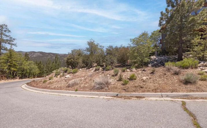 Pictures of Land property located at 42315 Golden Oak, Big Bear Lake, CA 92315 for sales - image #1