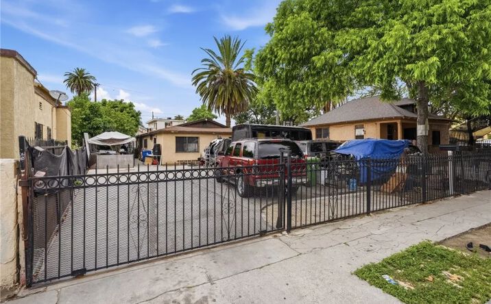 Pictures of Multifamily property located at 1139 E 42nd, Los Angeles, CA 90011 for sales - image #1