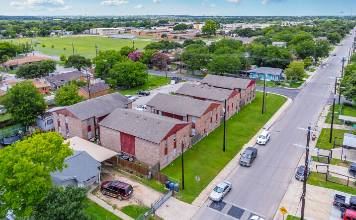 Pictures of Multifamily property located at 1400 Clamp Ave, San Antonio, TX 78221 for sales - image #1