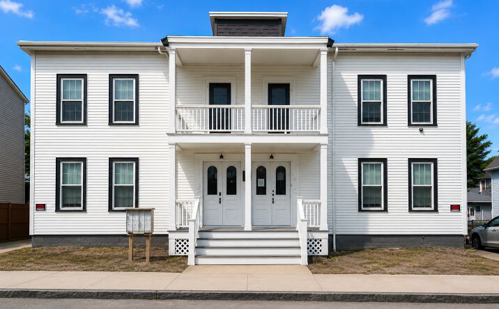 389 Lake Ave, Manchester