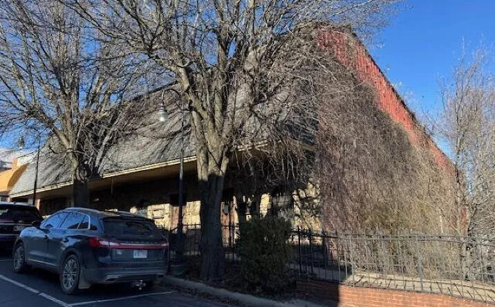 208 & 210 E Everett, Pocahontas