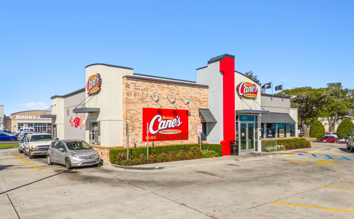 Pictures of Retail property located at 2590 Beach Boulevard, Biloxi, MS 39531 for sales - image #1