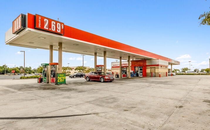 Pictures of Retail property located at 190 Eisenhower Drive, Biloxi, MS 39531 for sales - image #1