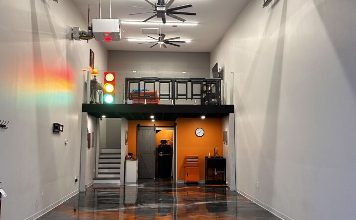 Pictures of Industrial, Mixed Use, Self Storage property located at 1641 BALIAN RD, WATERFORD, MI 48327 for sales - image #1