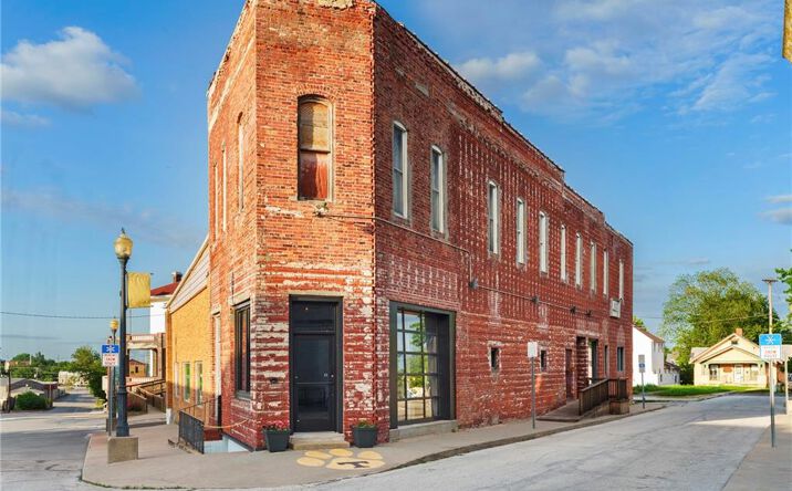 Pictures of Retail property located at 1000 Tinsman Avenue, Trenton, MO 64683 for sales - image #1