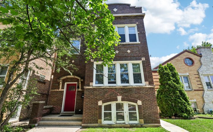 Pictures of Multifamily property located at 1643 Kenilworth Avenue, Berwyn, IL 60402 for sales - image #1