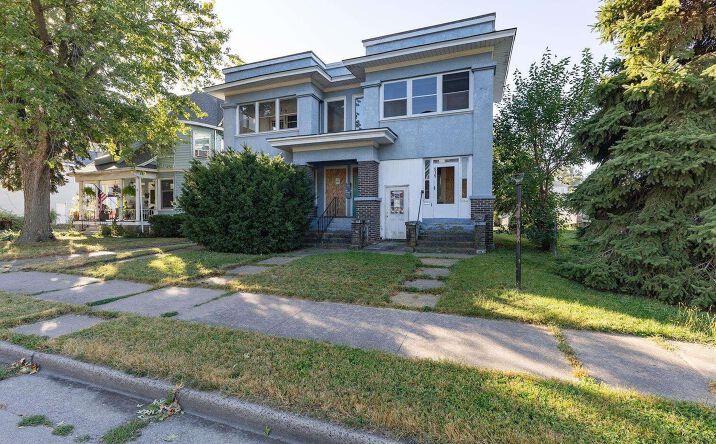 Pictures of Multifamily property located at 513 6TH Avenue S, Clinton, IA 52732 for sales - image #1