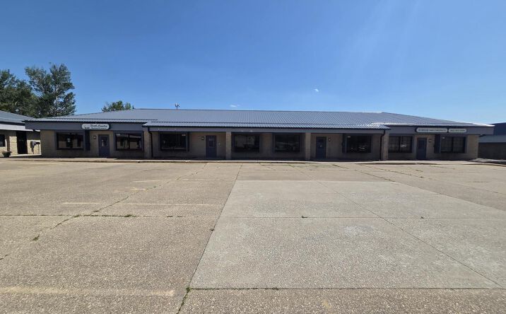 Pictures of Office property located at 3823-3829 W Locust Street, Davenport, IA 52804 for sales - image #1