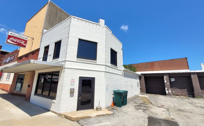 Pictures of Retail property located at 605 Jackson St, Chillicothe, MO 64601 for sales - image #1
