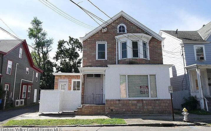Pictures of Multifamily property located at 117 Clinton Avenue, Kingston, NY 12401 for sales - image #1