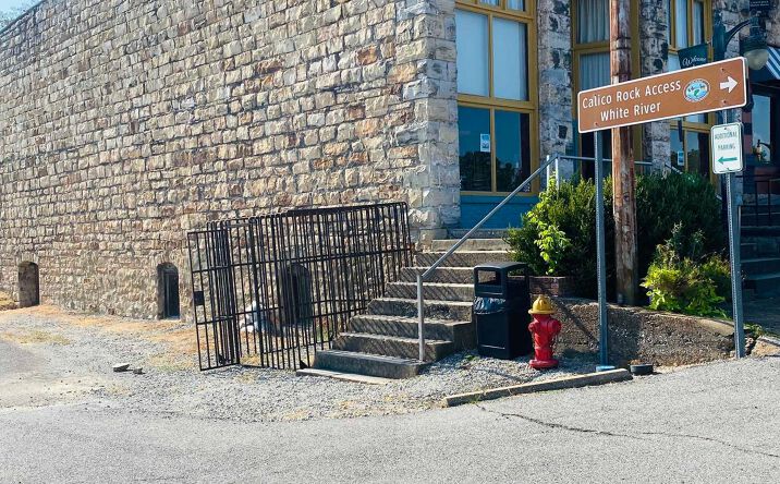 Pictures of Retail, Mixed Use property located at 100 Main St, Calico Rock, AR 72519 for sales - image #1