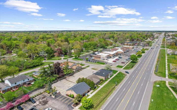 Pictures of Office property located at 27445 SOUTHFIELD RD, LATHRUP VILLAGE, MI 48076 for sales - image #1