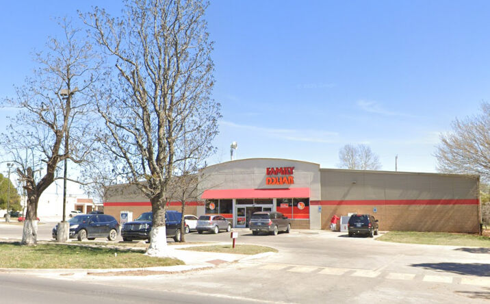 Pictures of Retail property located at 208 South Broadway Street, Marlow, OK 73055 for sales - image #1