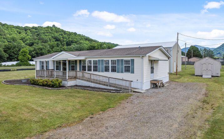 Pictures of Retail, Office, Special Purpose property located at 25 Lester Lane, Waynesville, NC 28785 for sales - image #1