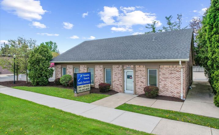 Pictures of Retail, Office property located at 27435 SOUTHFIELD RD, LATHRUP VILLAGE, MI 48076 for sales - image #1