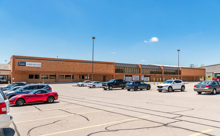 Pictures of Retail property located at 625 West Central Avenue, Springboro, OH 45066 for sales - image #1