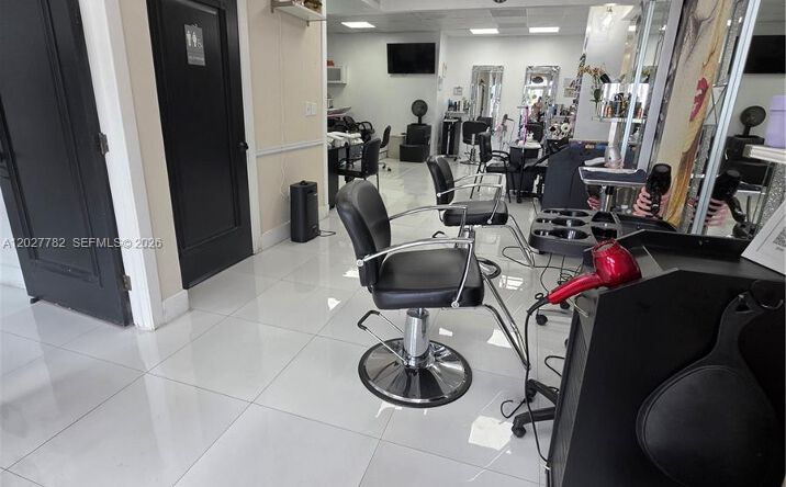 Pictures of Business for Sale, Retail property located at 2475 NW 95th Ave, Doral, FL 33172 for sales - image #1