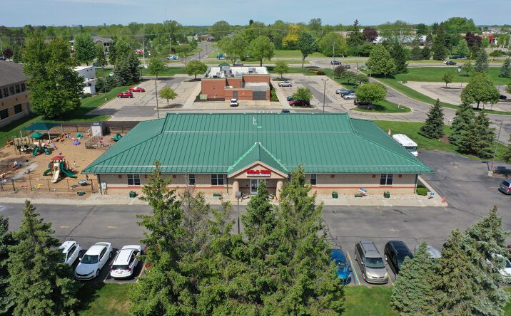 Pictures of Retail property located at 3280 GRAND RIDGE DR NE, GRAND RAPIDS, MI 49525 for sales - image #1