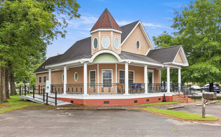 Pictures of Retail, Office property located at 410 South Main Street, Laurinburg, NC 28352 for sales - image #1