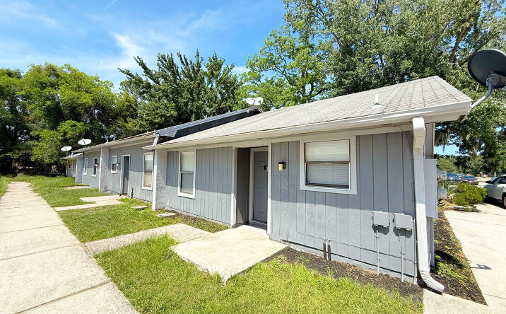 Pictures of Multifamily property located at 7631 Indian Lakes Drive, Jacksonville, FL 32210 for sales - image #1