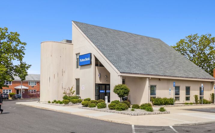 Pictures of Retail property located at 205 East Kennedy Boulevard, Lakewood, NJ 08701 for sales - image #1
