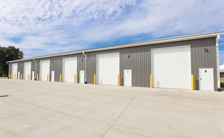 Pictures of Industrial property located at 2811 GERALDINE RD, WATERLOO, IA 50703 for sales - image #1
