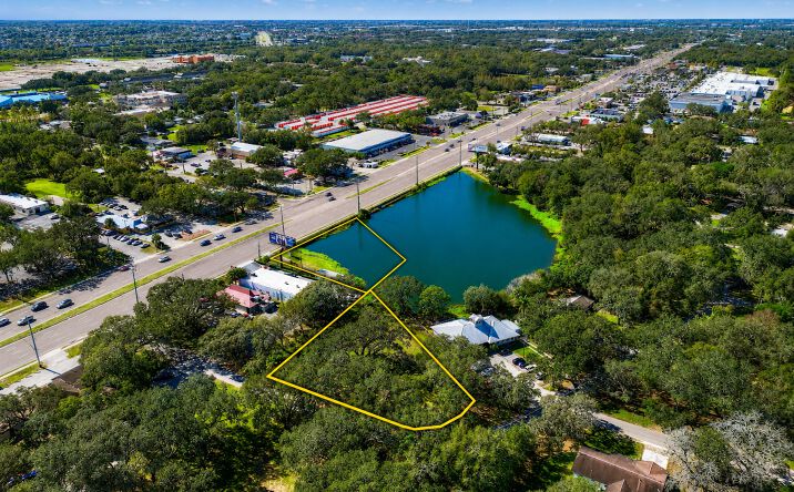 Pictures of Land property located at 1214 W BRANDON BLVD, BRANDON, FL 33511-4130 for sales - image #1